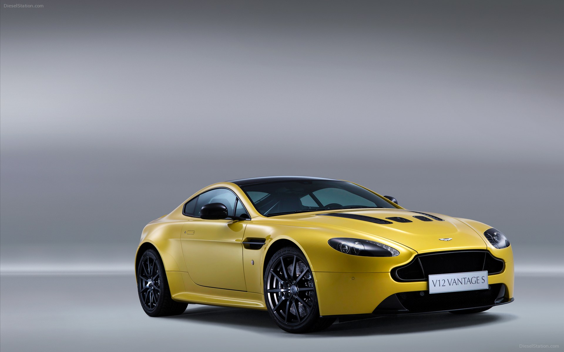 Aston Martin V12 Vantage S 2014